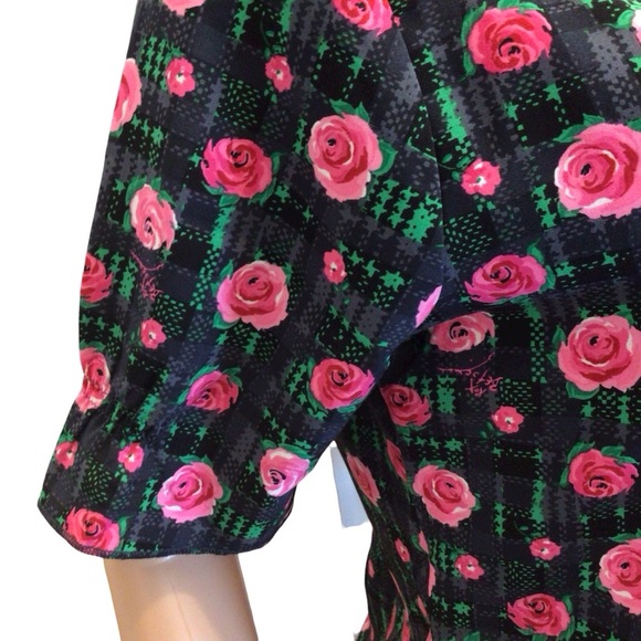 KOI Betsey Johnson B126PR Women’s Canola Scrub Top Size Small Pink Roses - Picture 6 of 10